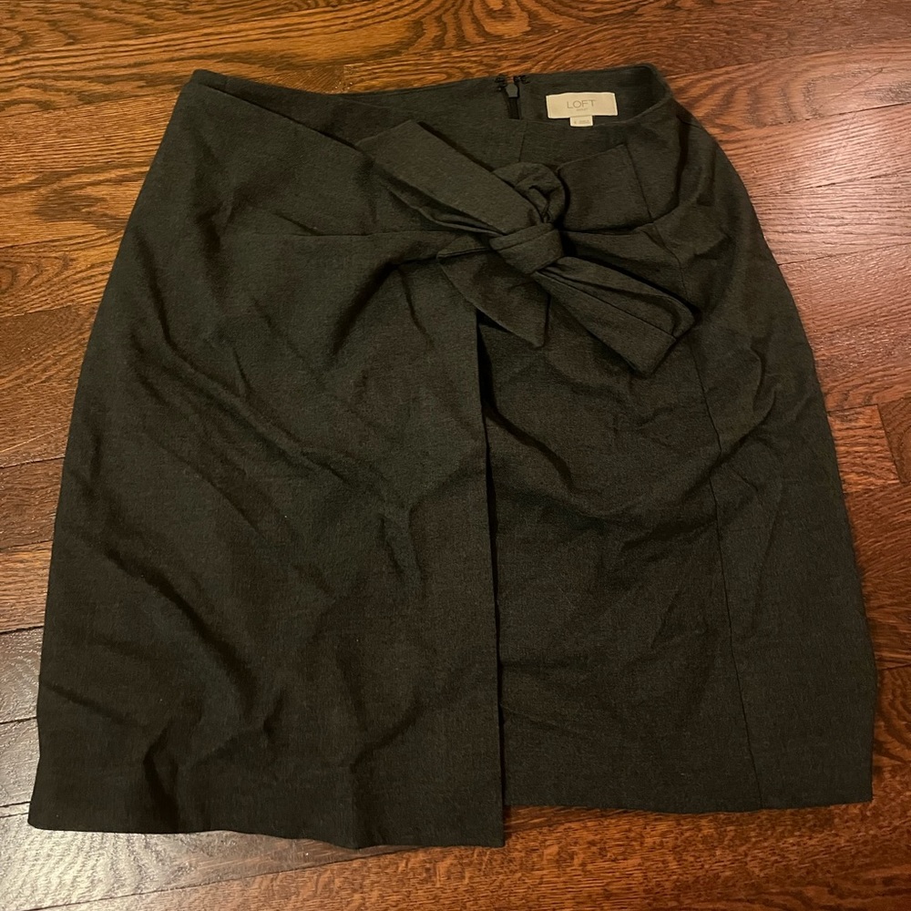 Loft gray mini skirt, perfect for work